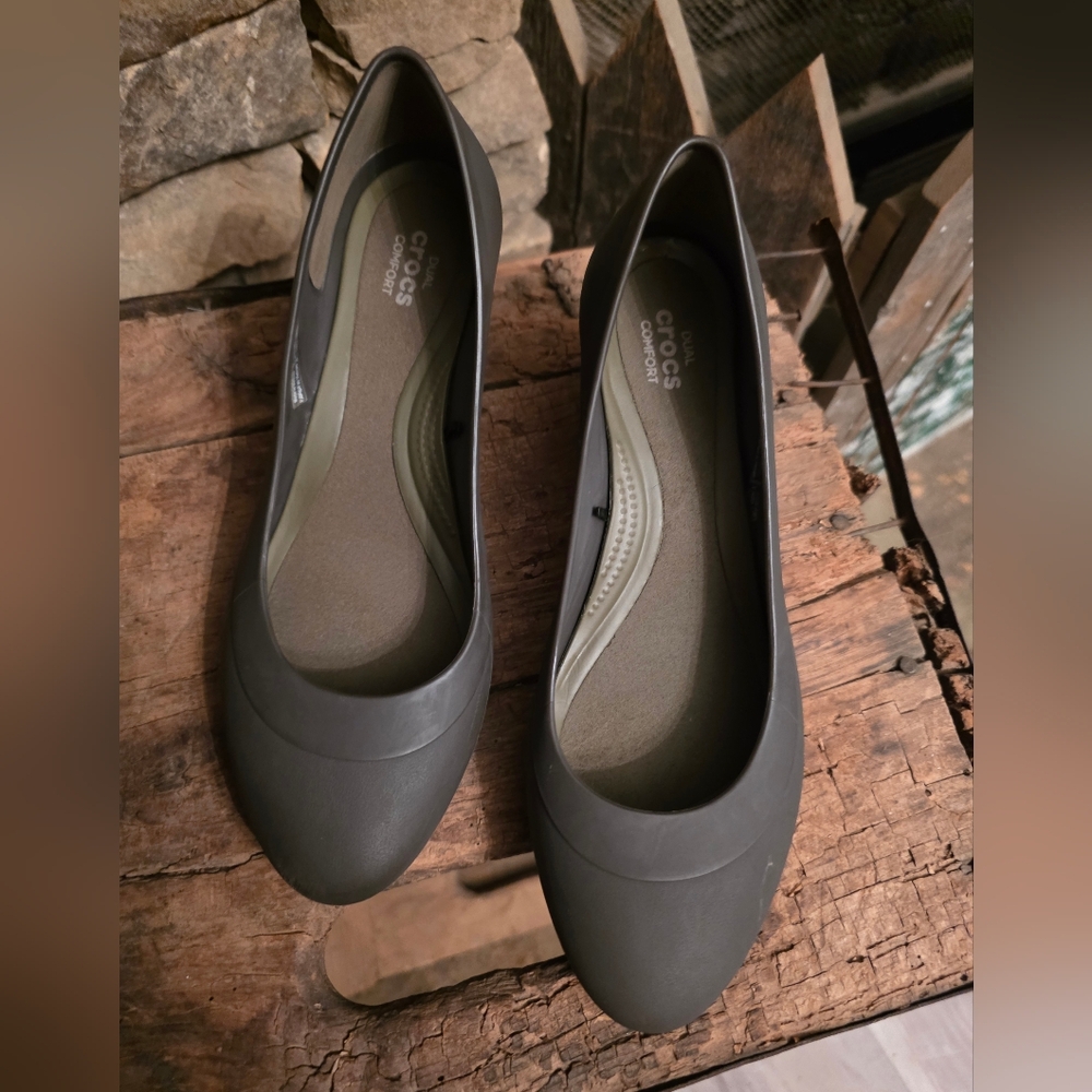 Crocs Women's Gray Flats